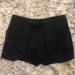 Zara front pleat short